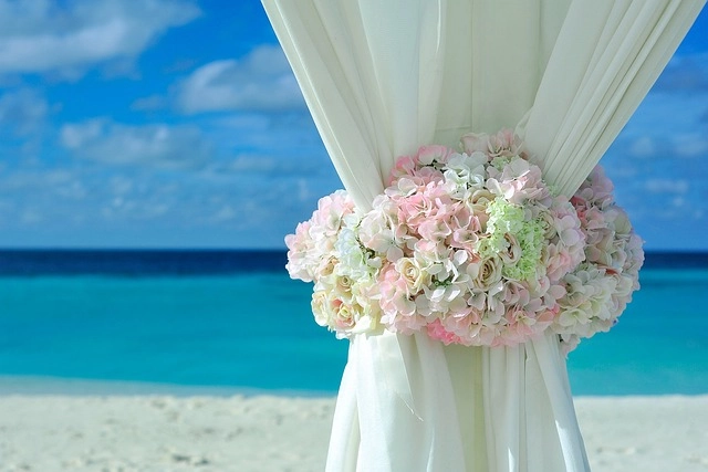 wedding-640x480-37949212.jpeg