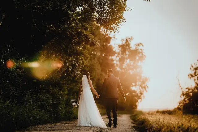 wedding-640x480-21916055.jpeg