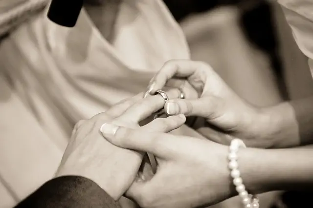 wedding-640x480-71746204.jpeg
