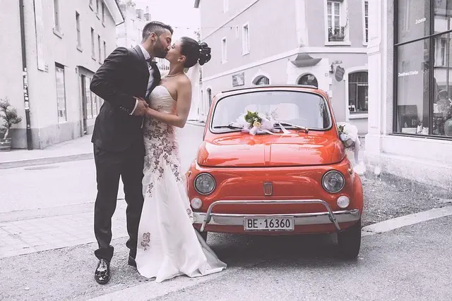 wedding-640x480-85953187.jpeg