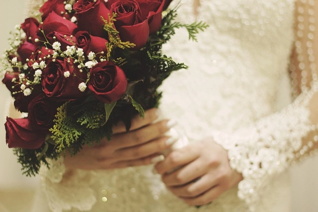 wedding-640x480-89047199.jpeg