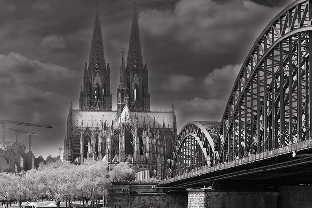 cologne-640x480-37383768.jpeg