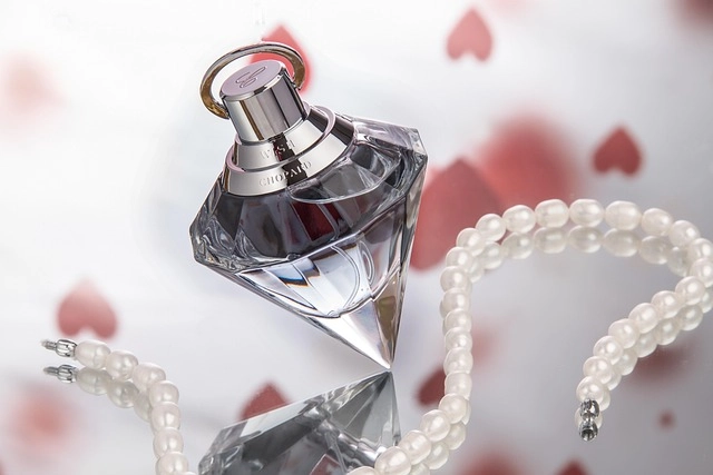 Unveiling Elizabeth Taylor Perfume’s Iconic Bottle Sizes