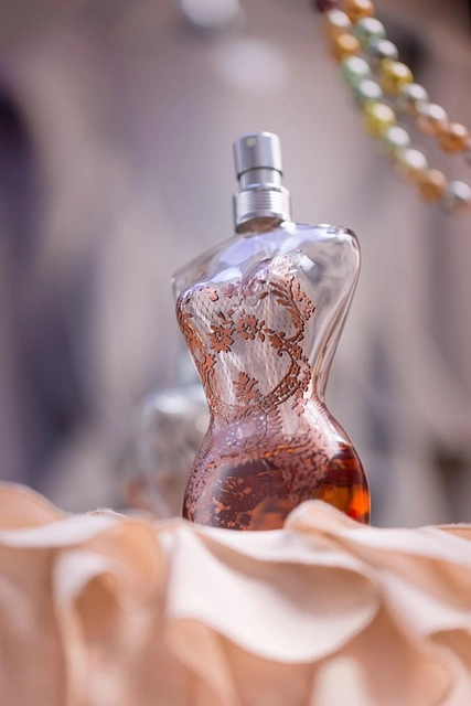 Giorgio Armani Perfume: Signature Scent vs. Occasional Use