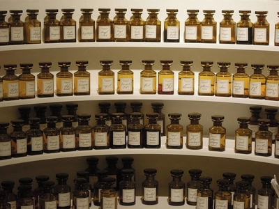 Mastering Clean Perfume Application: Sprays per Day and Beyond